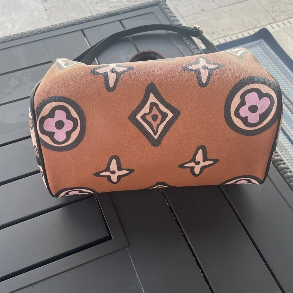 Speedy Crossbody - Picture 4 of 11